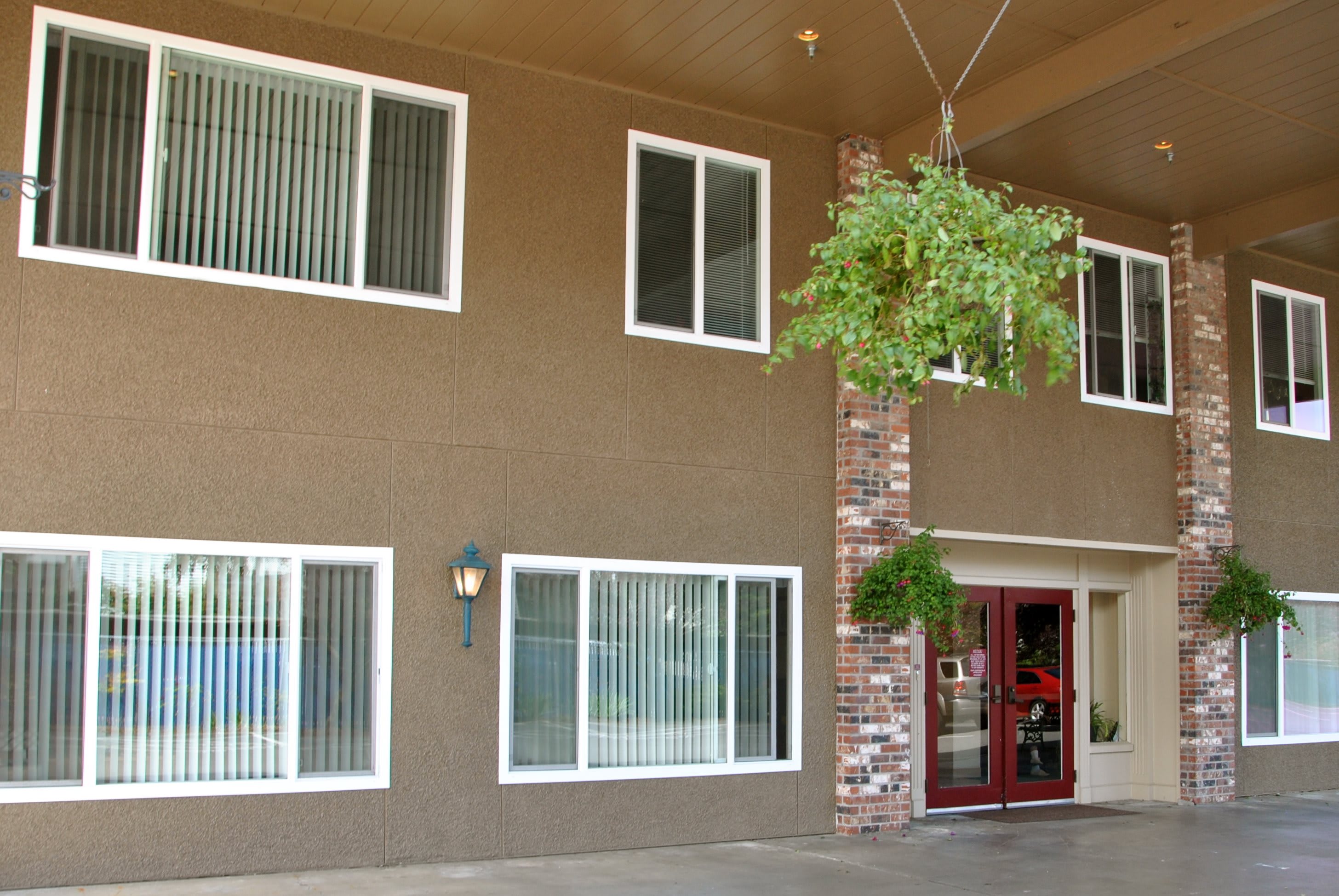 Everett Plaza | Assisted Living | Everett, WA 98201